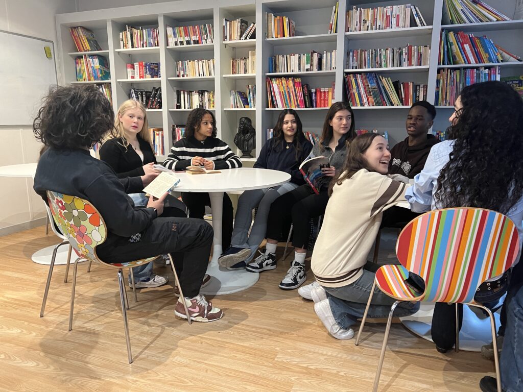 Lycée privée bilingue Paris - Cours Moliere